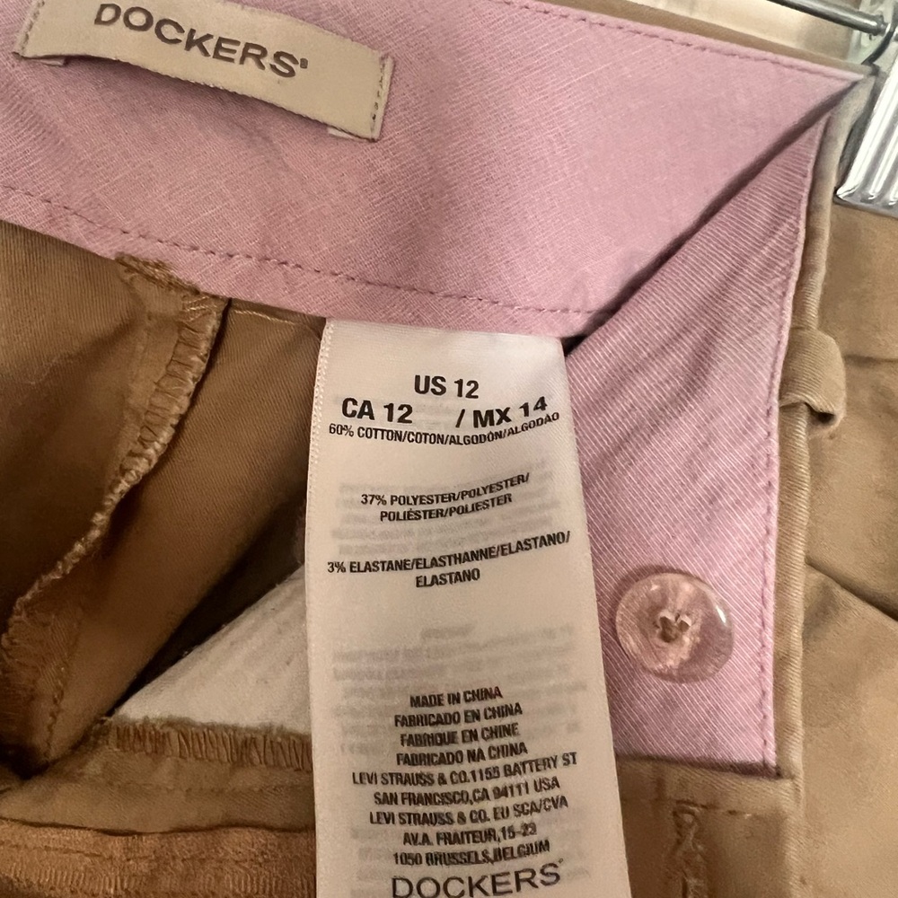 TWO pair of size 12 women’s Docker Shorts - Picture 8 of 9